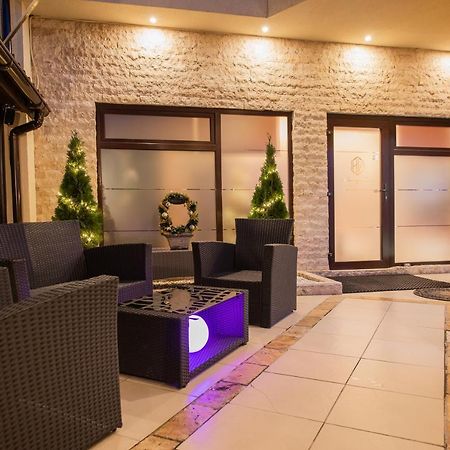 H & V Residence - Diamond Bungalow Apartment アラド エクステリア 写真
