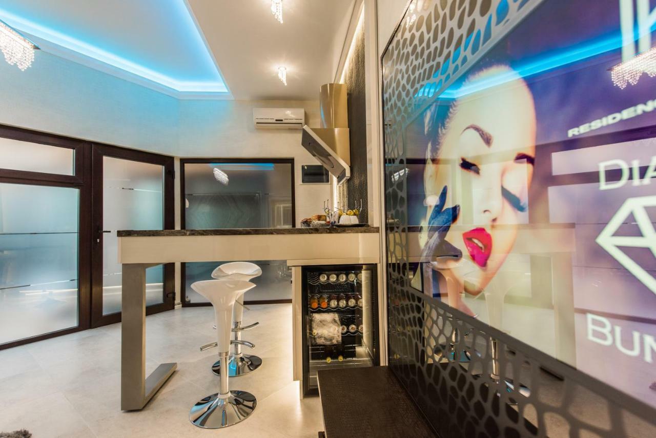 H & V Residence - Diamond Bungalow Apartment アラド エクステリア 写真