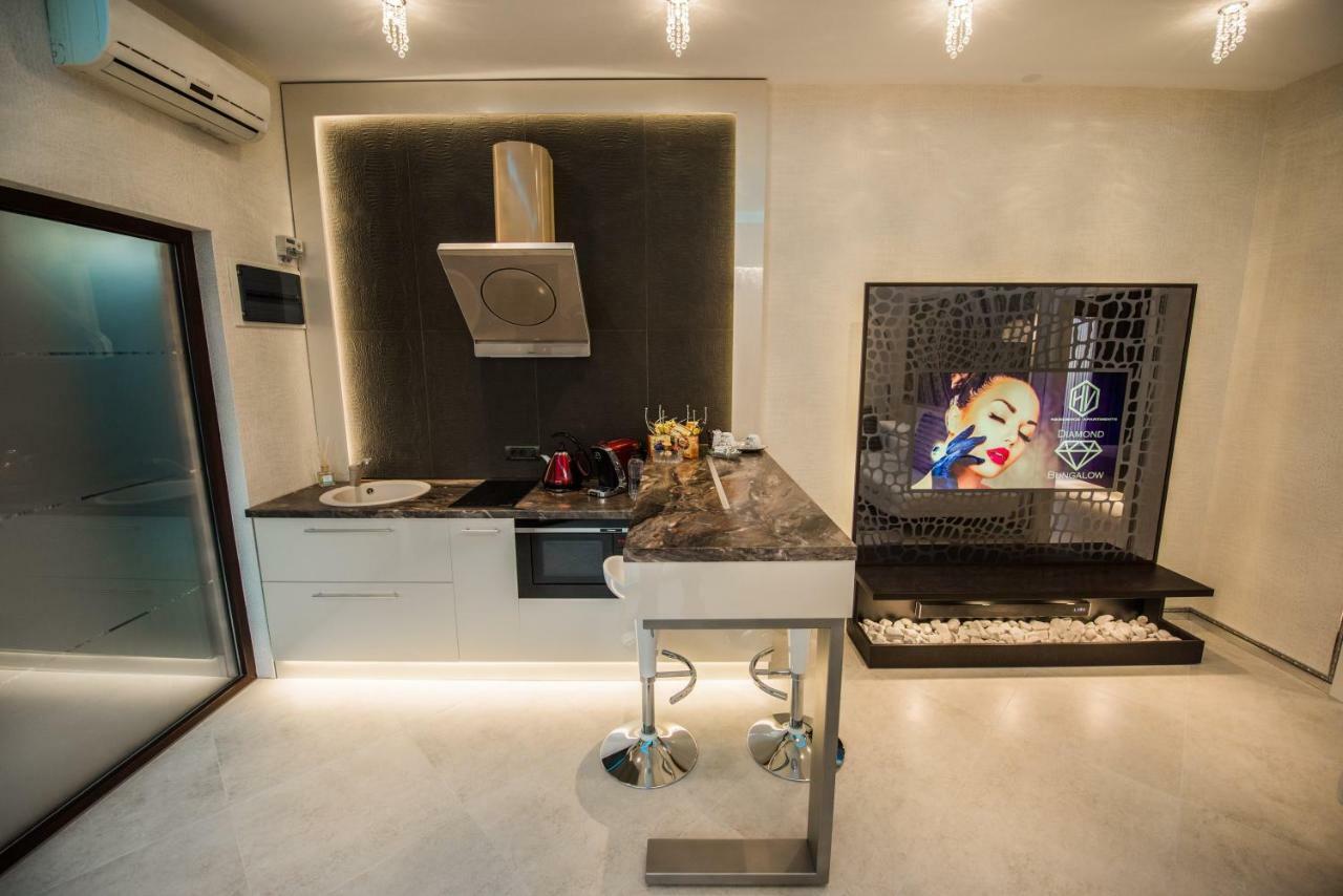 H & V Residence - Diamond Bungalow Apartment アラド エクステリア 写真
