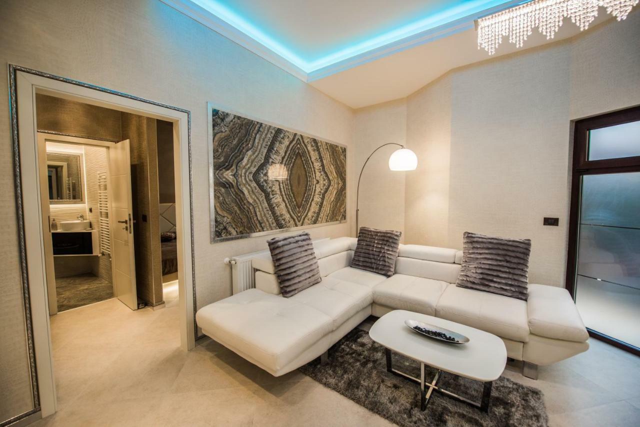 H & V Residence - Diamond Bungalow Apartment アラド エクステリア 写真
