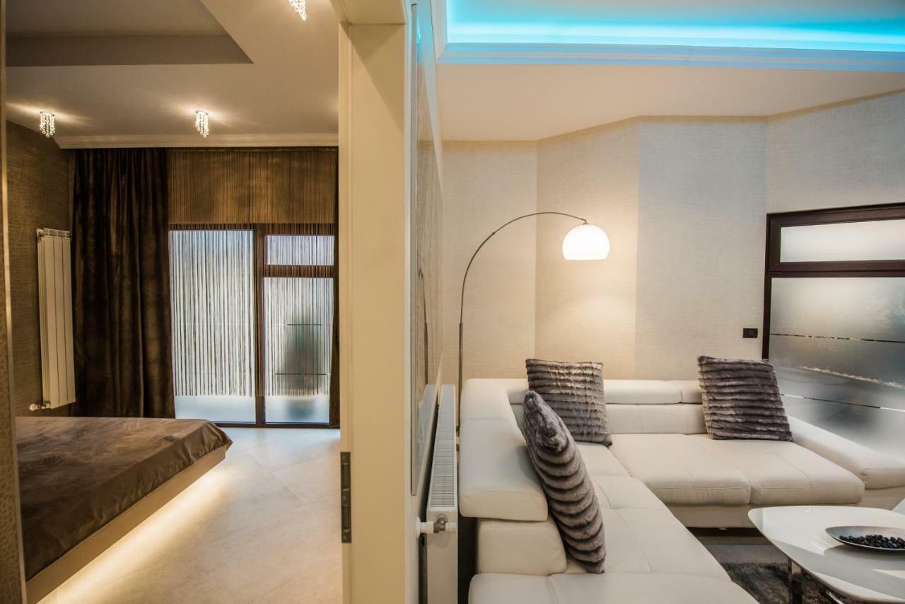 H & V Residence - Diamond Bungalow Apartment アラド エクステリア 写真