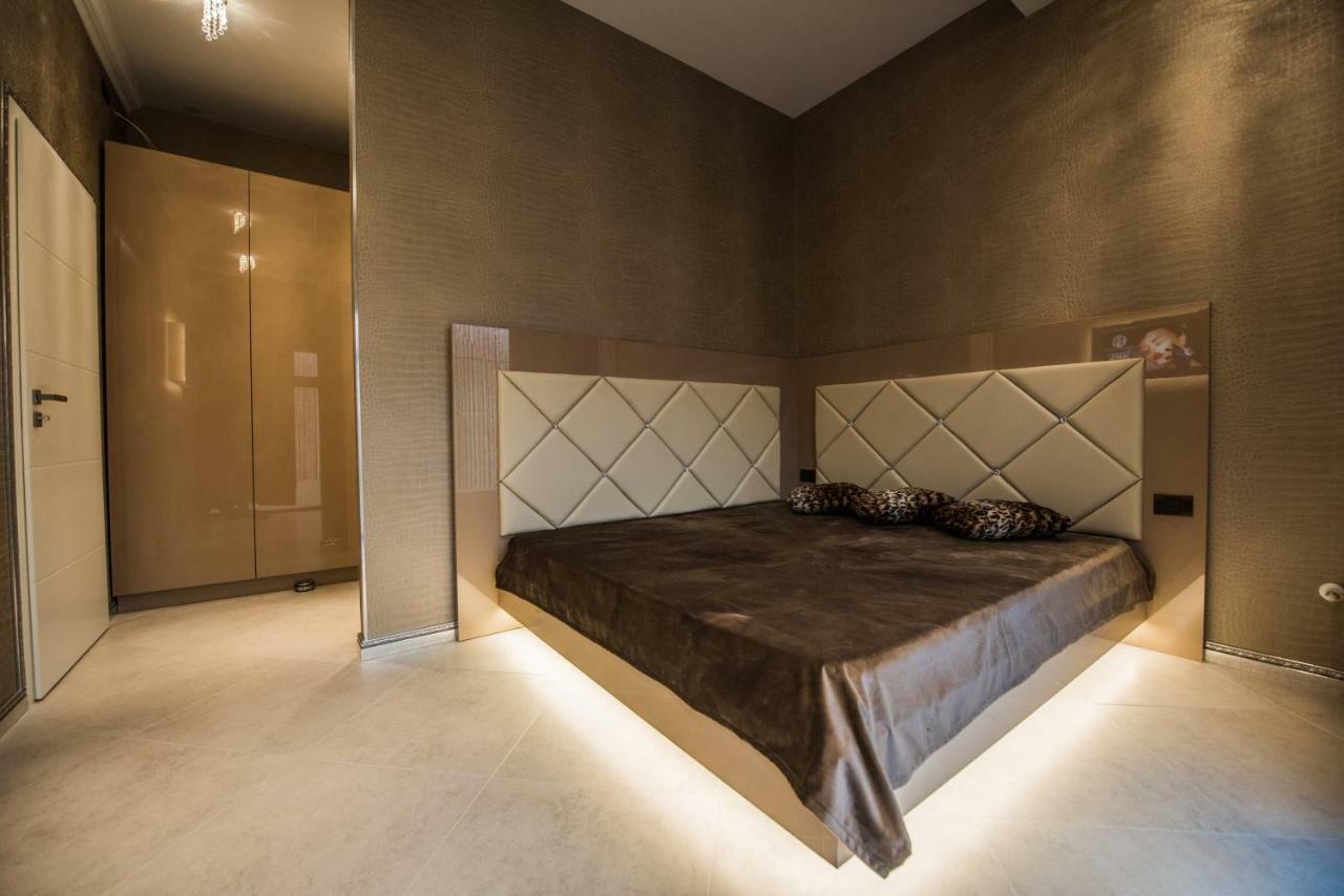 H & V Residence - Diamond Bungalow Apartment アラド エクステリア 写真