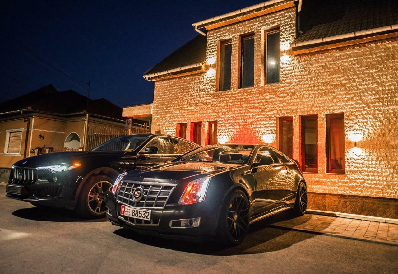 H & V Residence - Diamond Bungalow Apartment アラド エクステリア 写真
